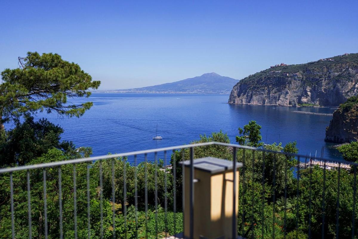 Villa Preziosa Al Pizzo 3 Km Da Sorrento Sant'Agnello Exteriör bild
